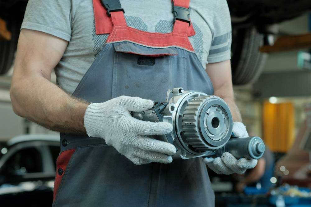 Hogyan válasszon megbízható furgon alkatrészt, ha az idő a legdrágább?